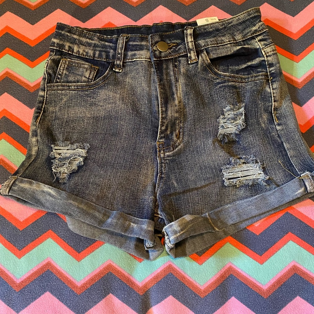 New never worn only tried on cute shorts